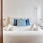 Joivy Spacious Flat, Excellent Centre Access Apartamento