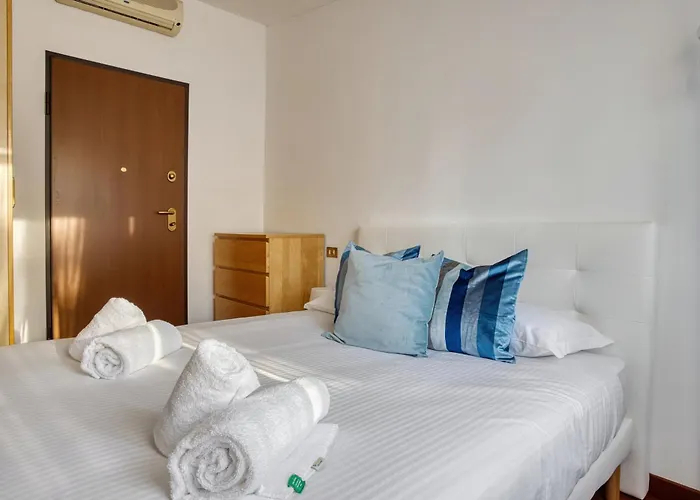 Joivy Spacious Flat, Excellent Centre Access Apartmán *