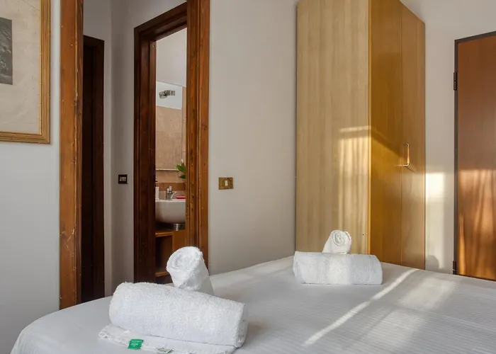 Joivy Spacious Flat, Excellent Centre Access Apartmán *